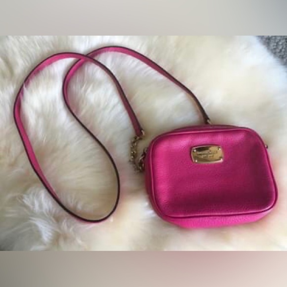 Michael Kors Crossbody Bag / Purse - Fuschia Pink / Hot Pink / Barbie Colour - Picture 3 of 5